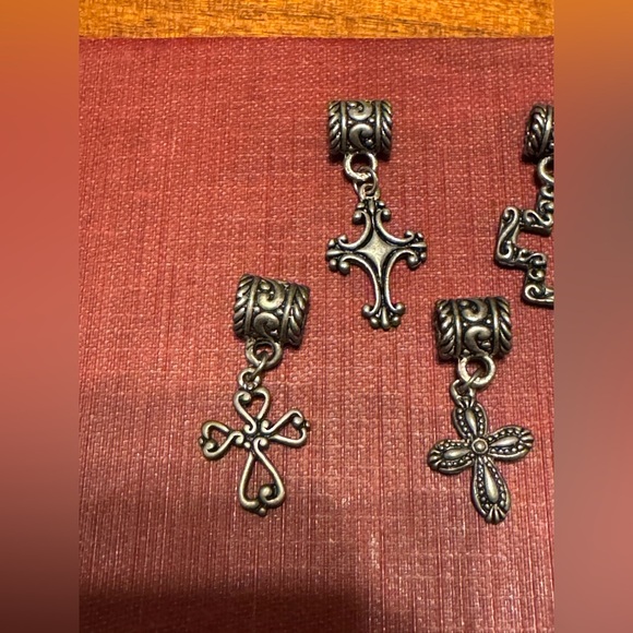 Elegant Silver Tone Cross Charm Set - Picture 4 of 8
